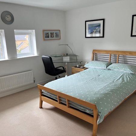 Peterborough, Hampton Vale Lakeside En-Suite Large Double Bedroom With Great Modern Facilities Exterior photo