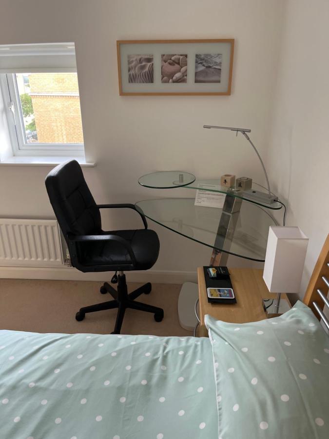 Peterborough, Hampton Vale Lakeside En-Suite Large Double Bedroom With Great Modern Facilities Exterior photo